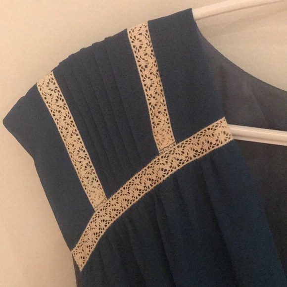 Dress - Picture 3 of 6